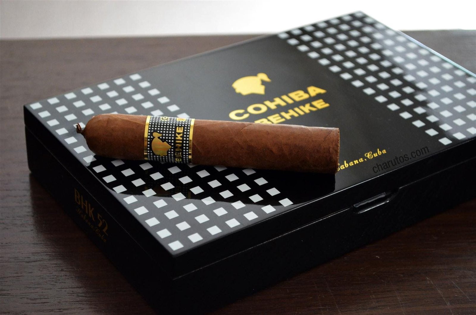 Custom Cigar packaging